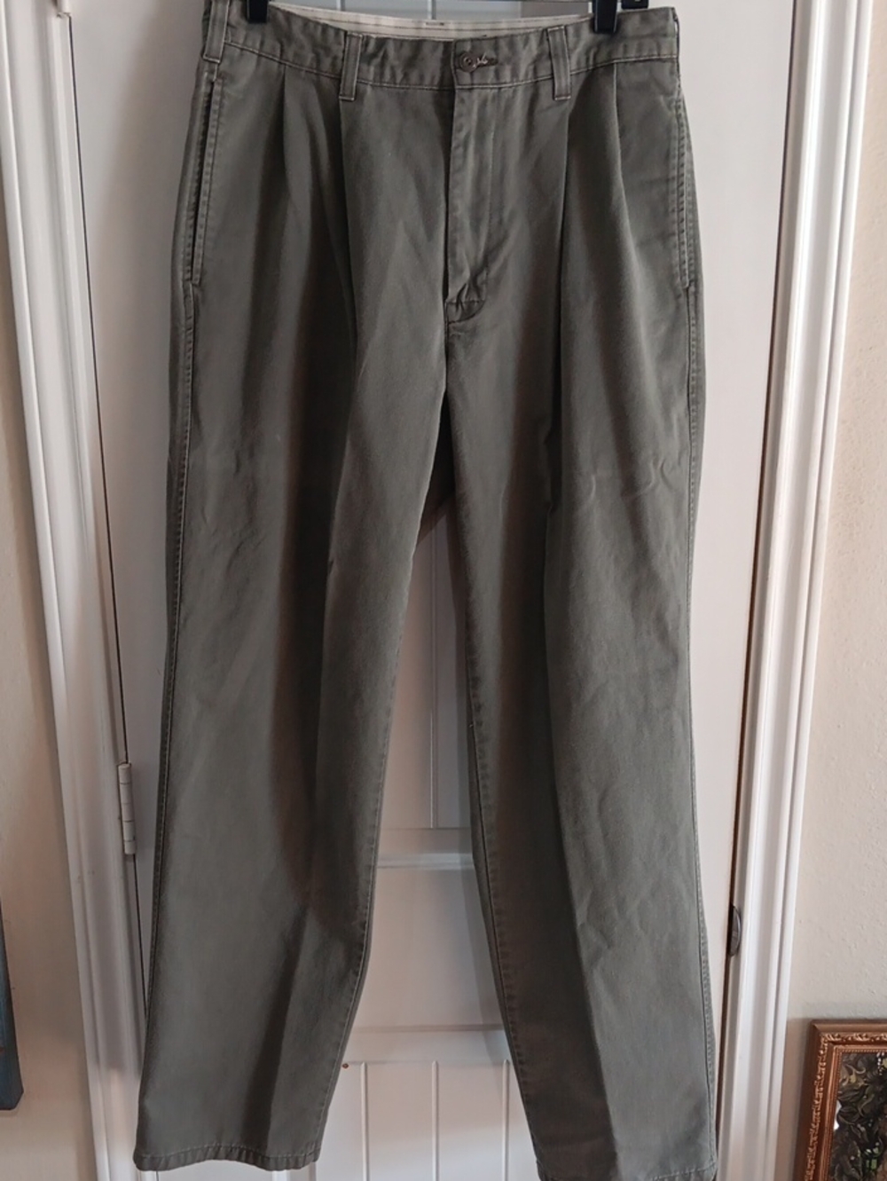 Y2K Calvin Klein Khakis 32x32 Pleated Pants